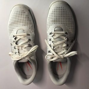 Nike grey and white golf shoes